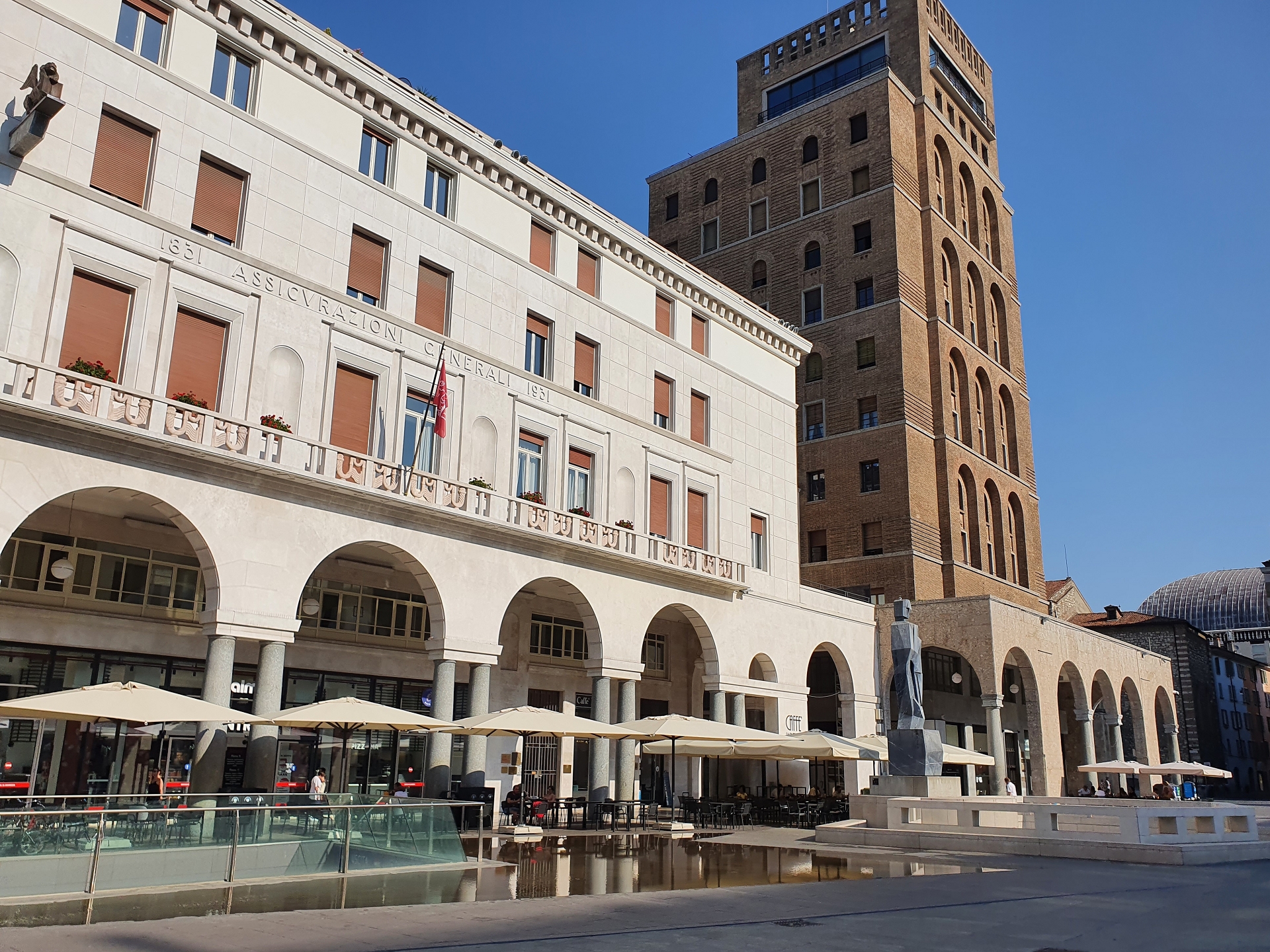Victory Square, Brescia